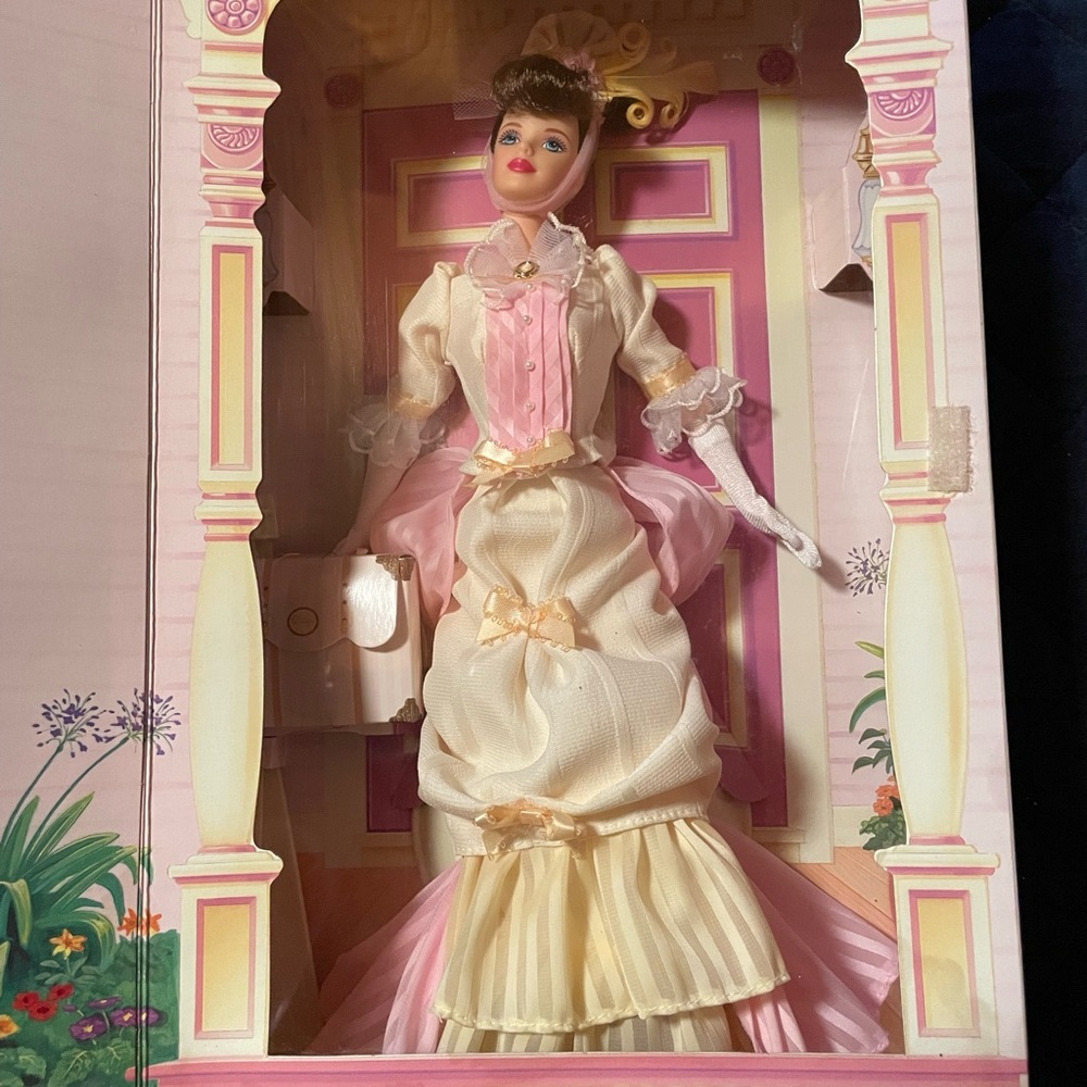 Barbie Victorian Elegance Doll in Pink and Cream